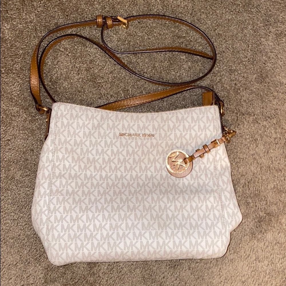 Michael Kors Crossbody purse!